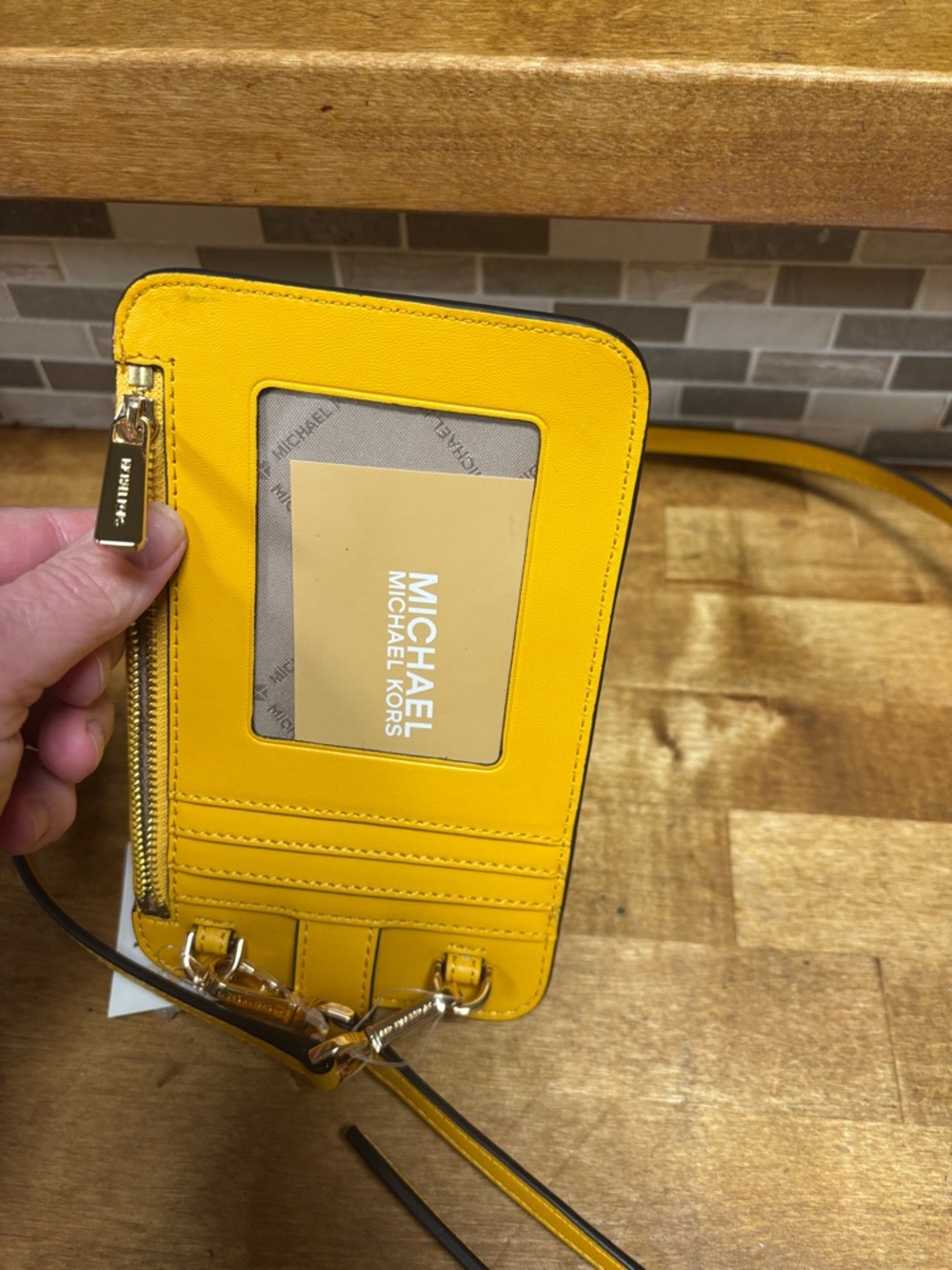 Michael Kors jasmine jet set Yellow MK Monogram Crossbody phone &  card holder - Picture 11 of 12